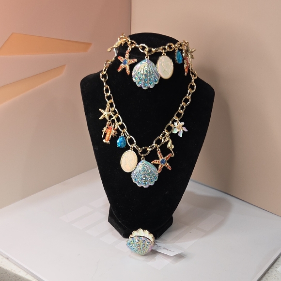 🔹️Betsey Johnson 🔹Nautical  Seashell Charm Necklace, Bracelet Ring Earring Set - Picture 14 of 17